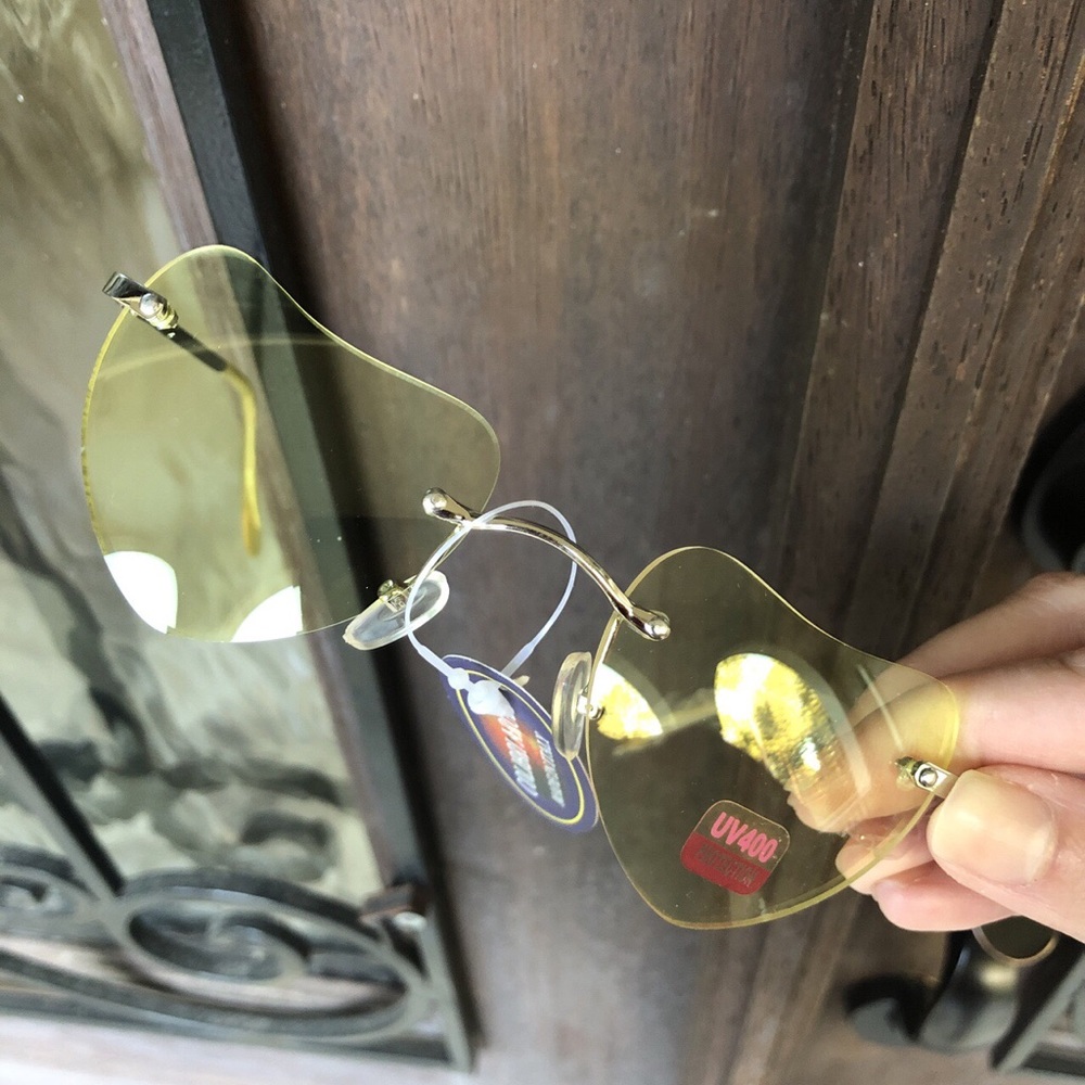 YELLOW HEART SUNGLASSES